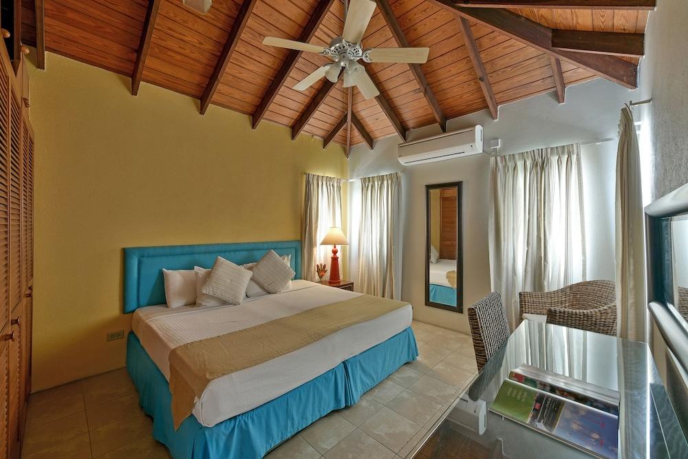 Coconut Court Beach Hotel