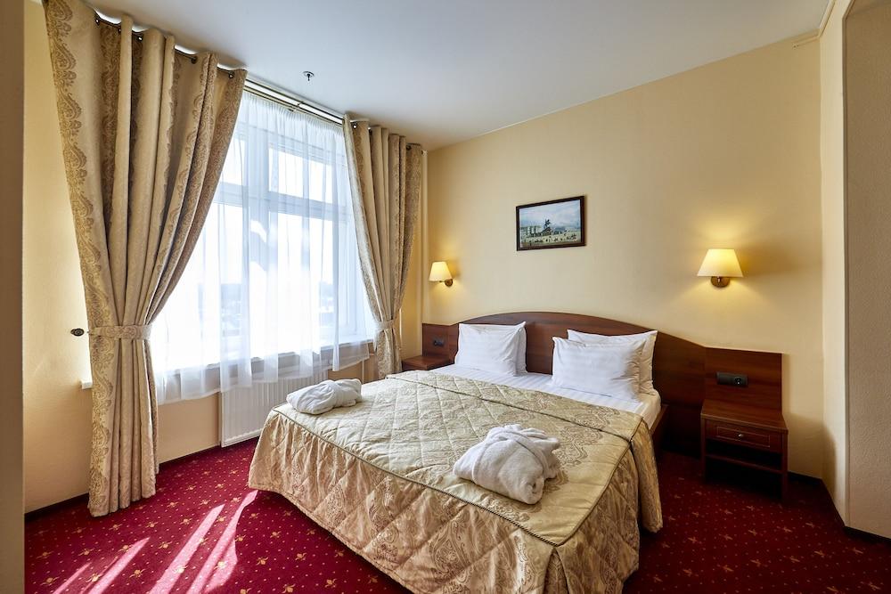 Rossiya Hotel