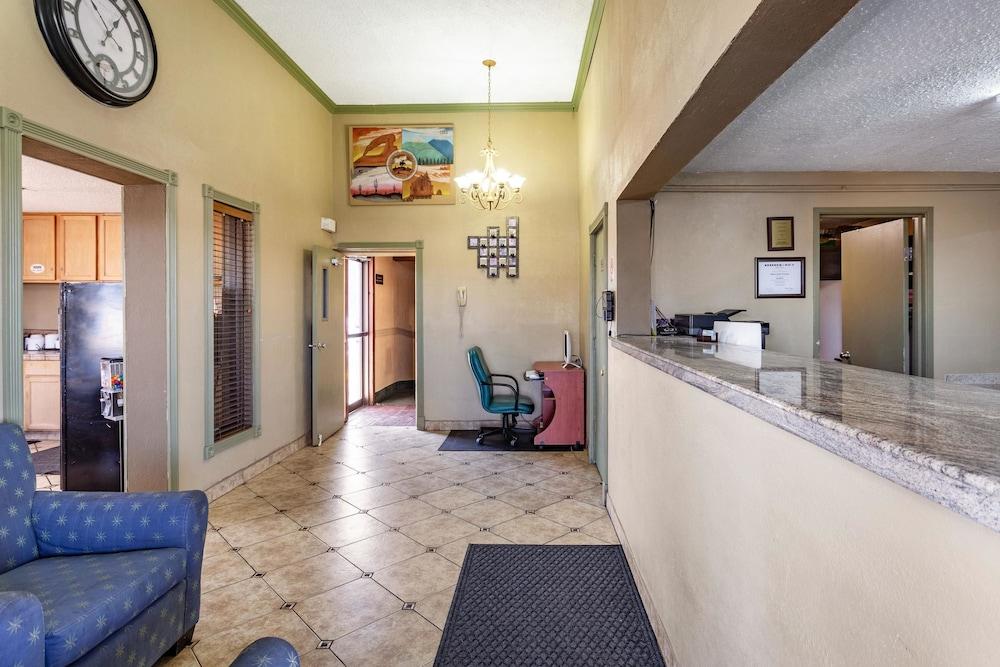 Rodeway Inn Farmington