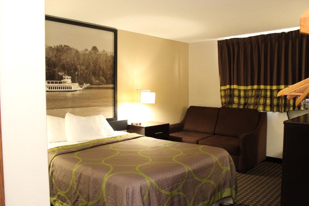 Super 8 by Wyndham Clear Lake