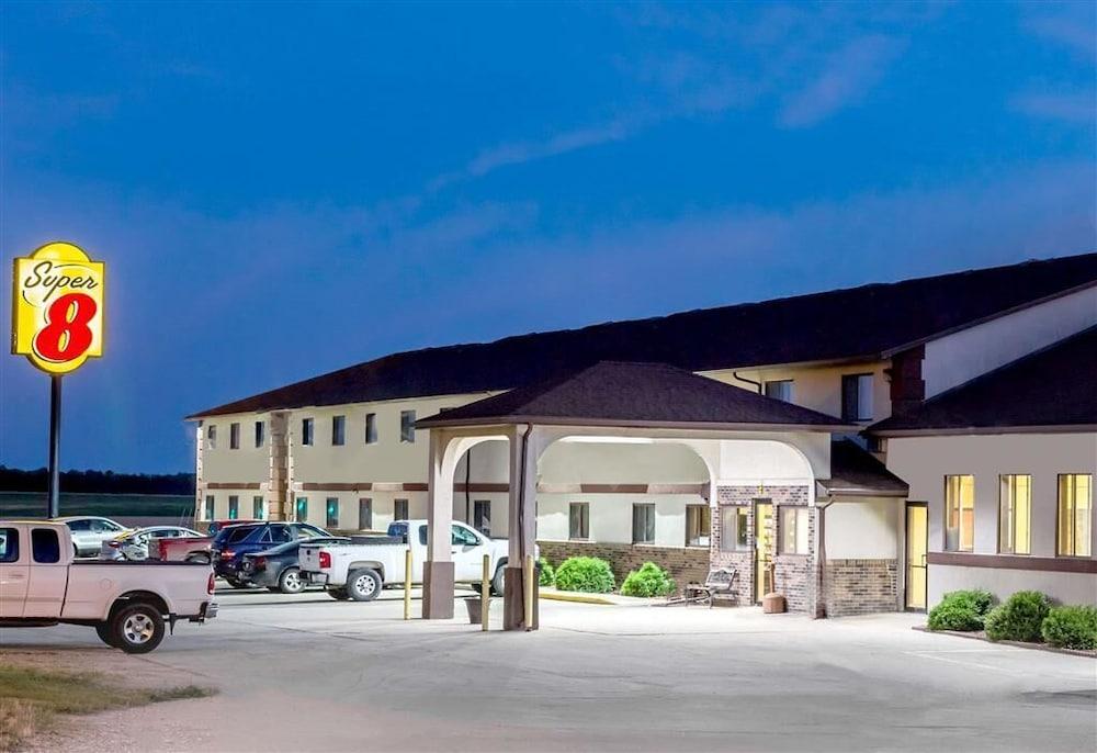 Western Inn & Suites