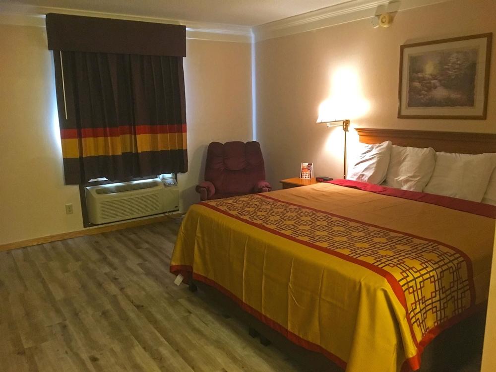 Americas Best Value Inn & Suites Thief River Falls
