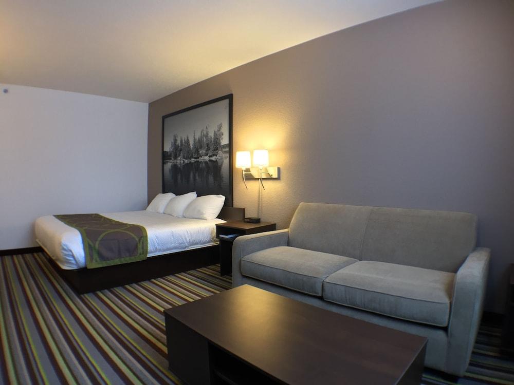 Super 8 by Wyndham Kenora