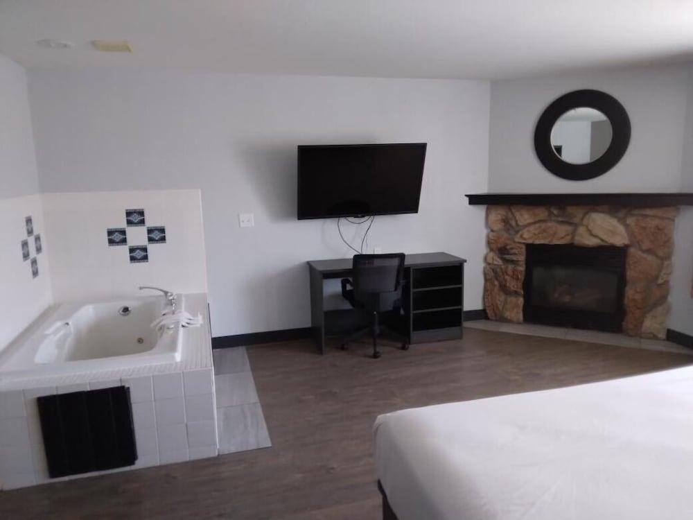 Pinetop Studio Suites