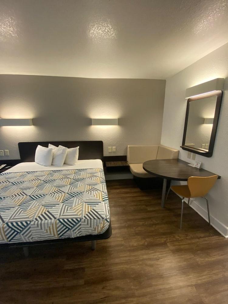 Motel 6 Manchester, TN