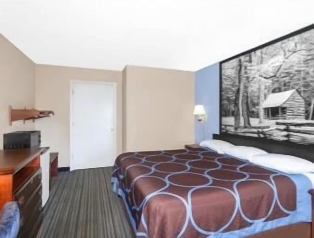 Super 8 by Wyndham Whiteville