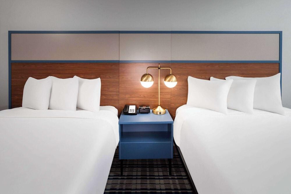 AmericInn by Wyndham Eagle River Downtown