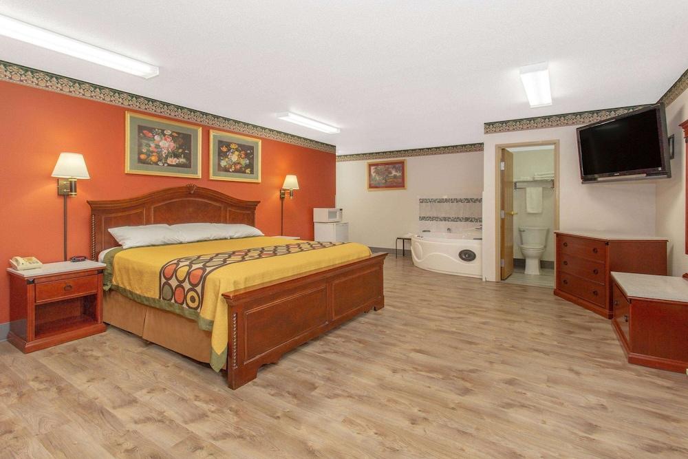 Super 8 by Wyndham Bedford