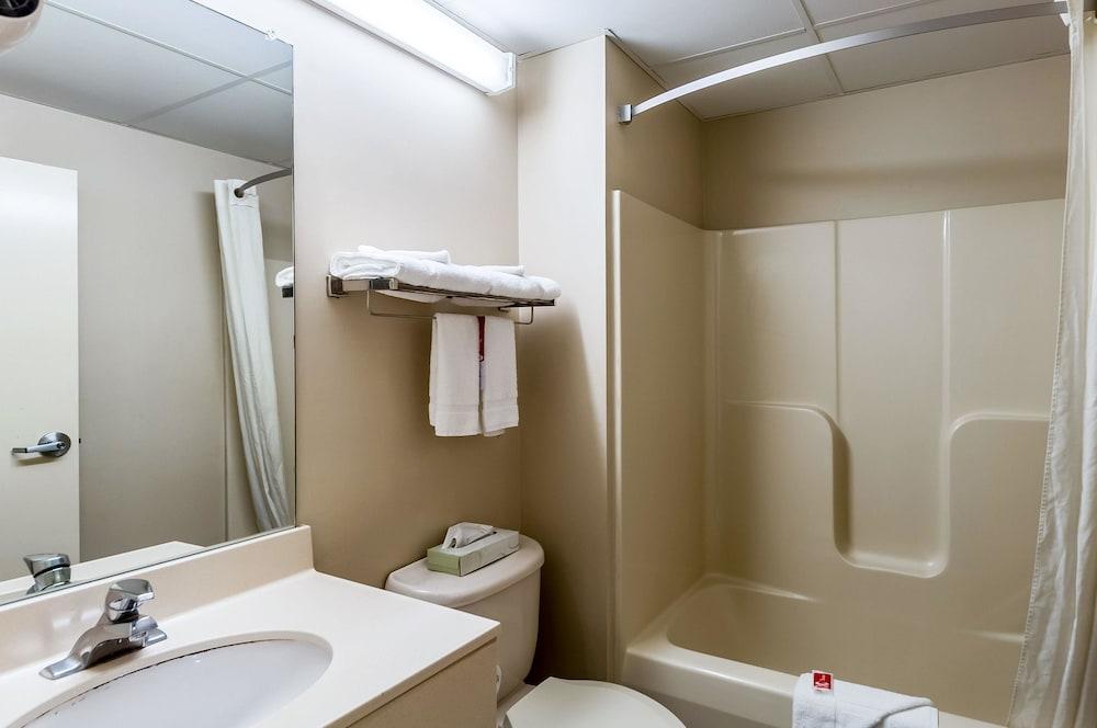 Econo Lodge Inn & Suites Middletown - Winchester South