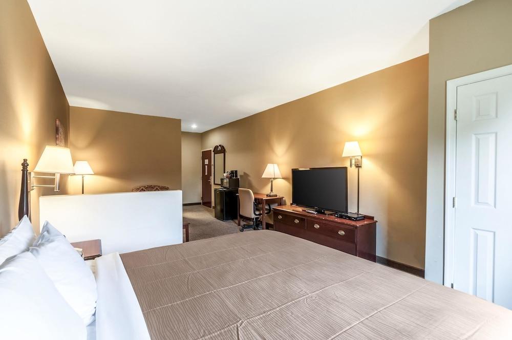 Econo Lodge Inn & Suites Middletown - Winchester South