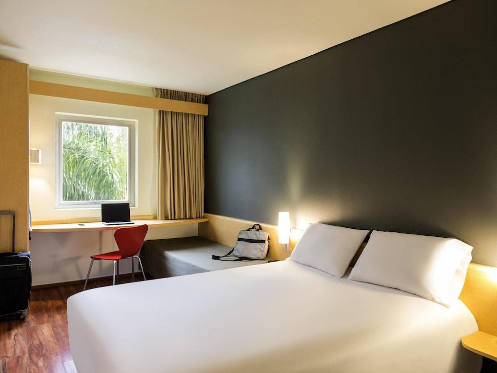 ibis Monterrey Valle