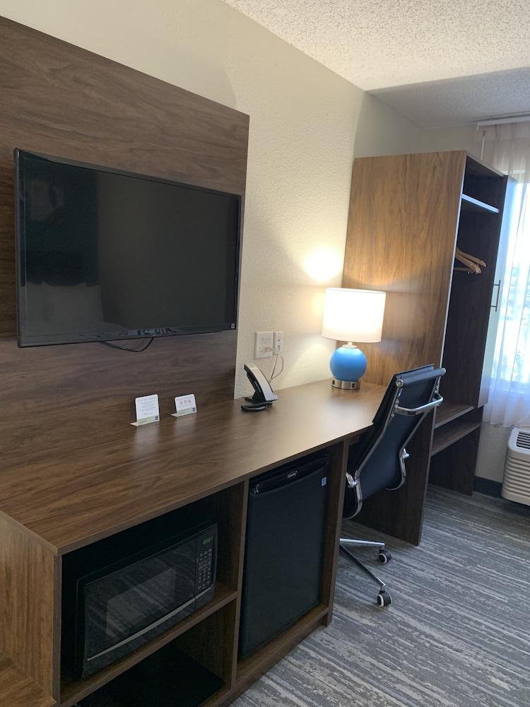 Sleep Inn & Suites California MD