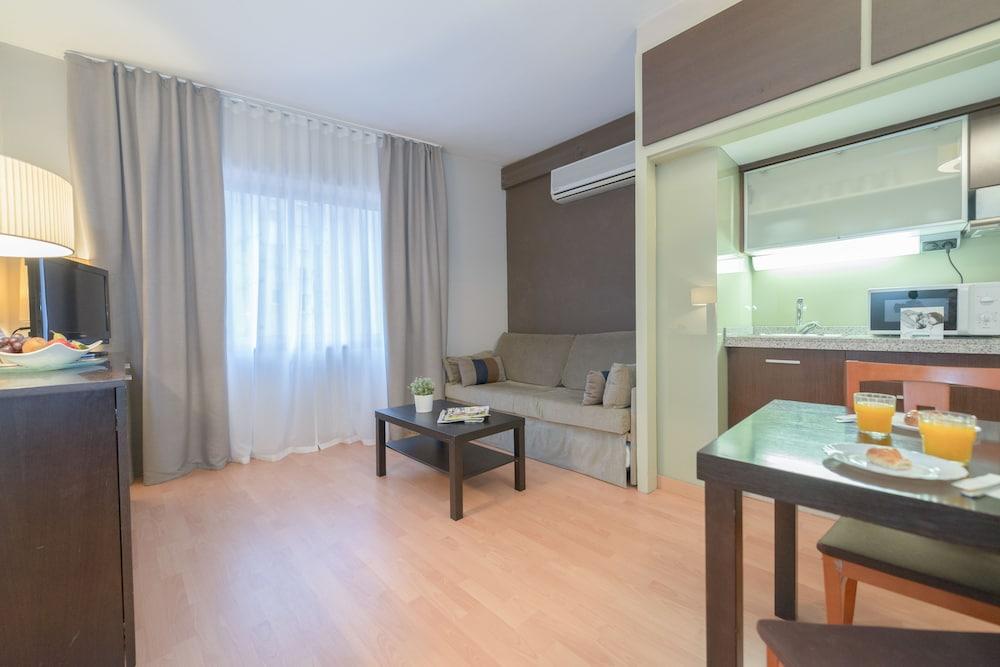 Senator Barcelona Apartments