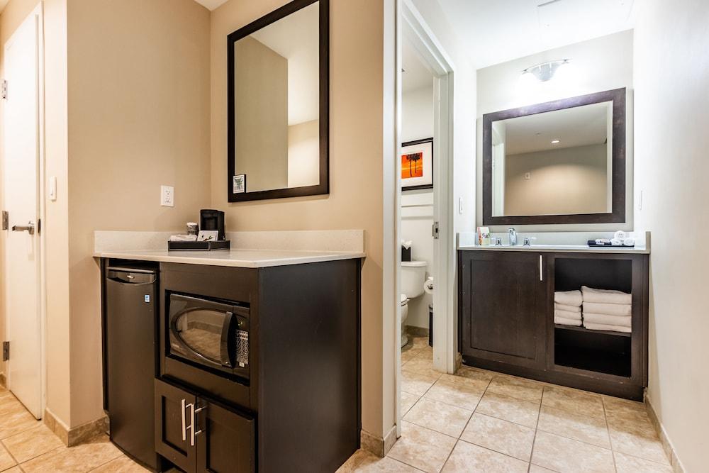 Shephard's Beach Resort