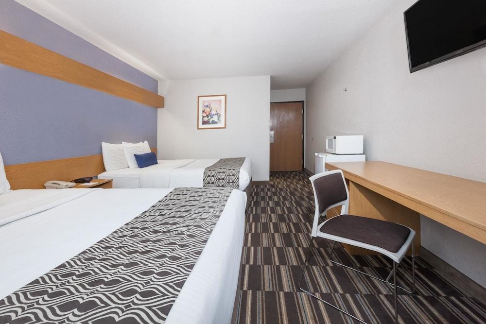 Microtel Inn & Suites by Wyndham Ardmore