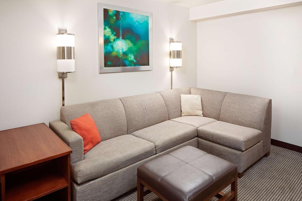 Hyatt Place Ontario / Rancho Cucamonga