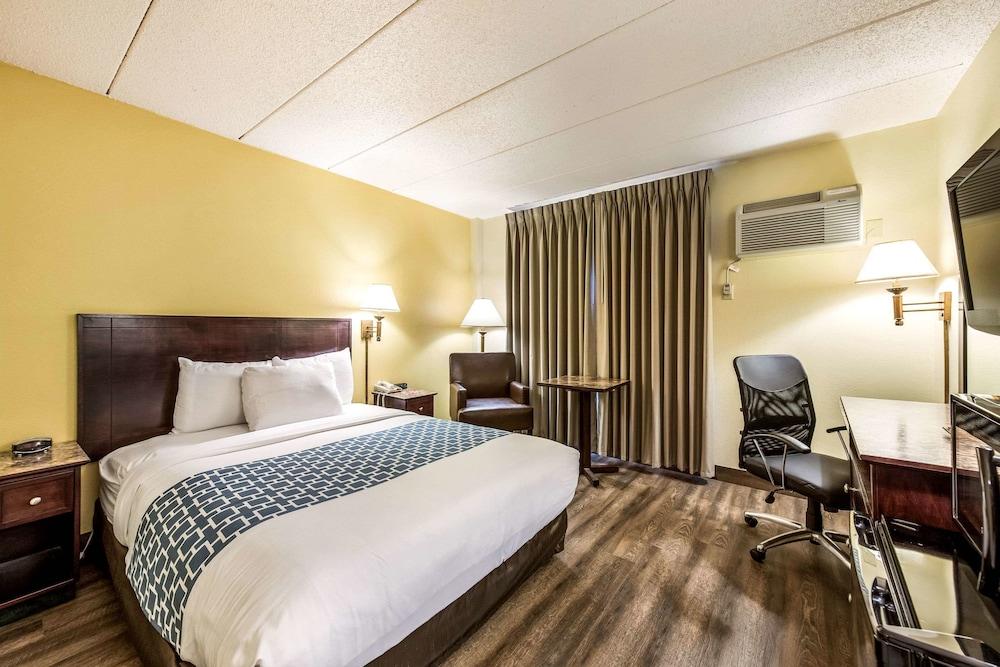 Econo Lodge Mayo Clinic Area