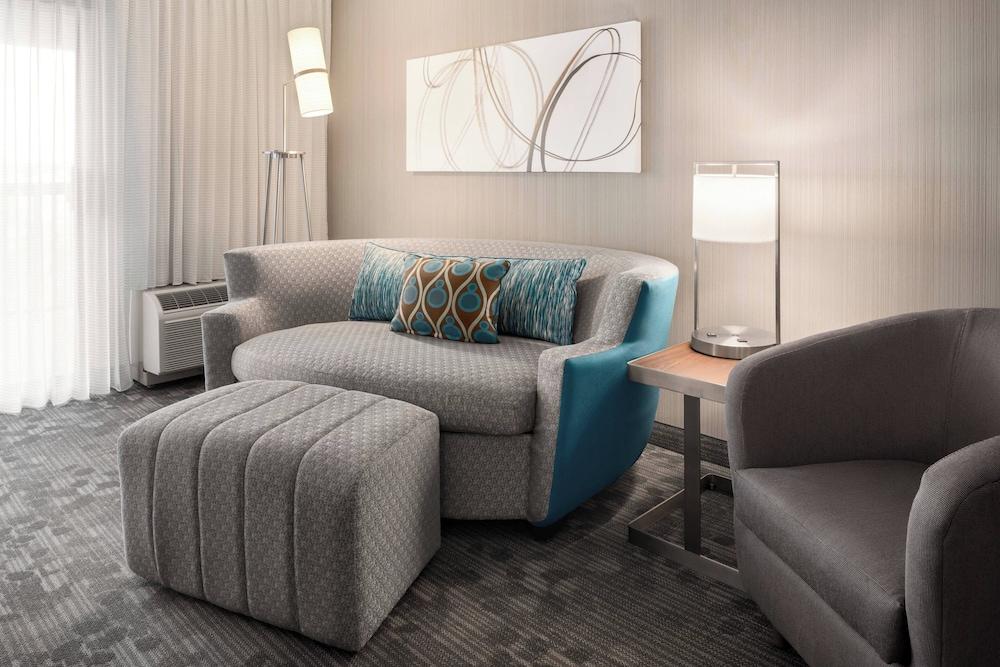 Courtyard by Marriott Chicago Bloomingdale