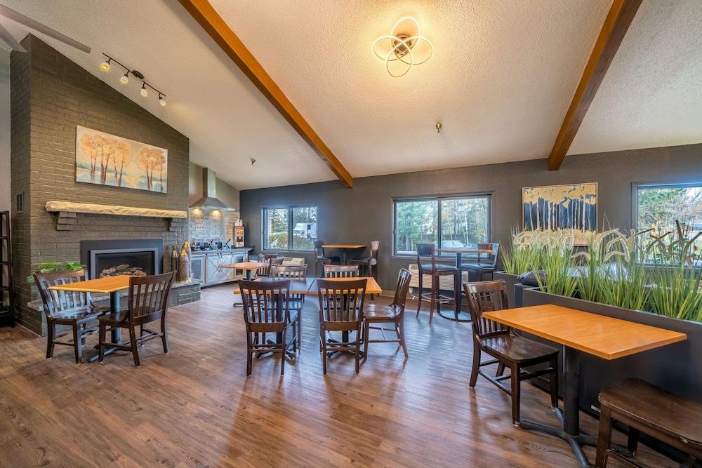 AmericInn by Wyndham Grand Rapids