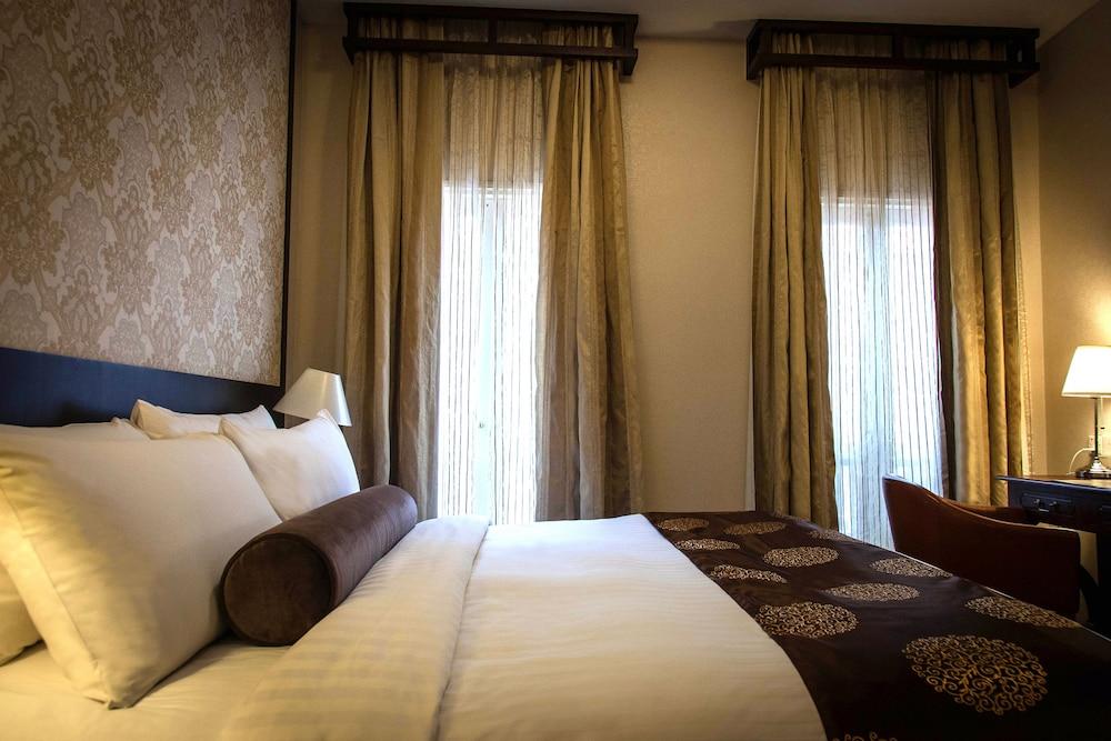 Village Hotel Albert Court by Far East Hospitality