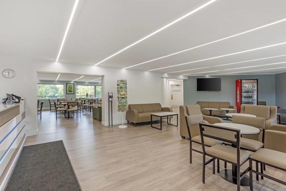 Quality Inn Smoketown - Lancaster Area