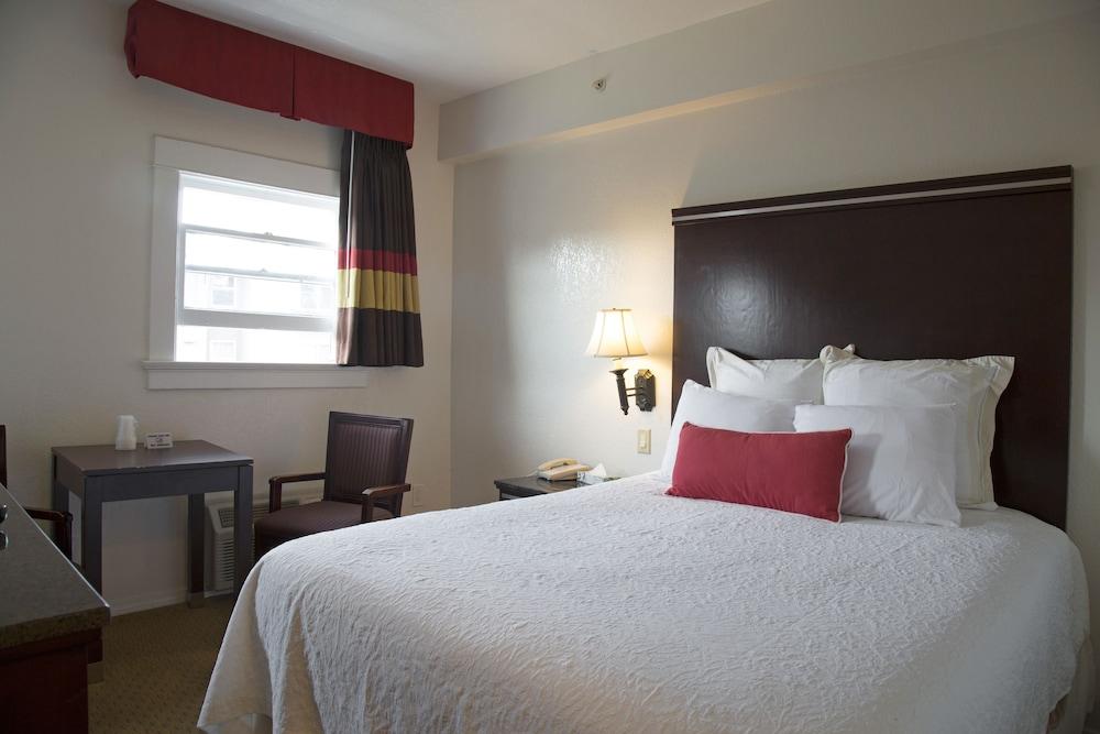 Harborview Inn & Suites San Diego Harbor