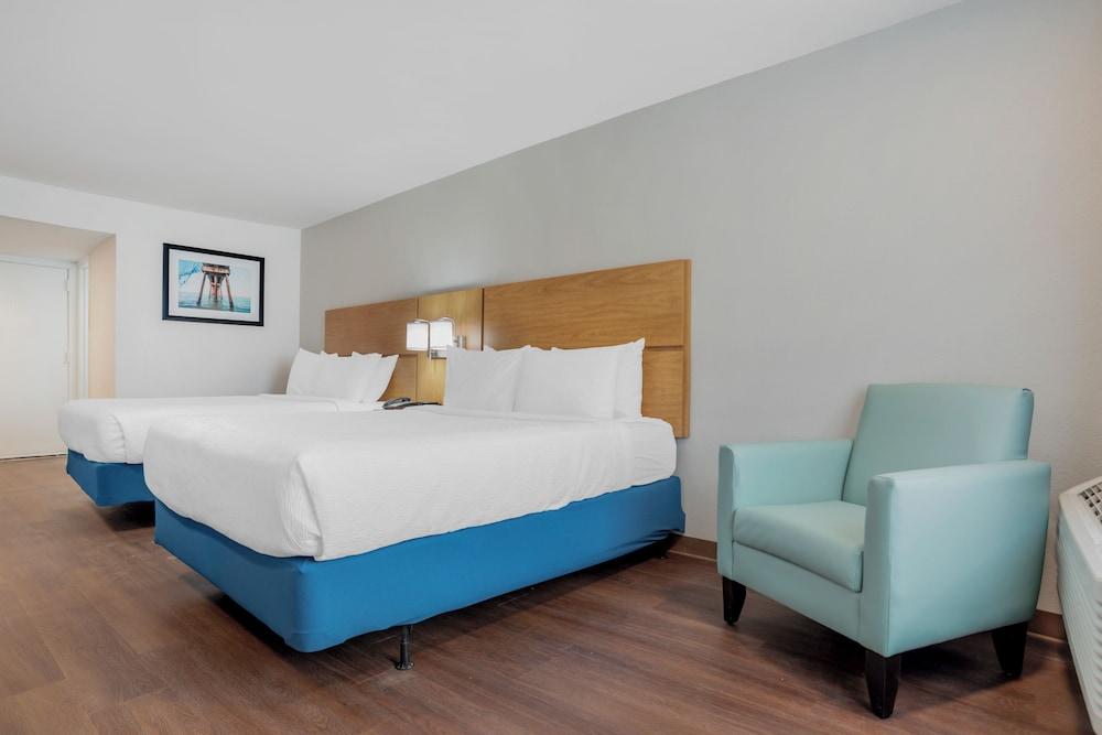 Chateau Beachfront Hotel, A By The Sea Resort