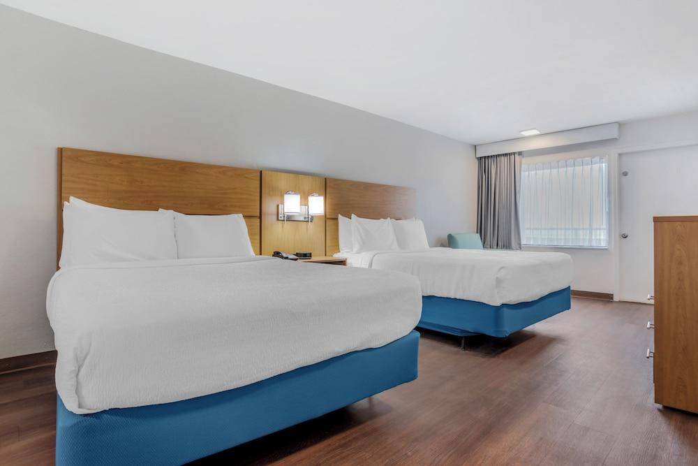 Chateau Beachfront Hotel, A By The Sea Resort