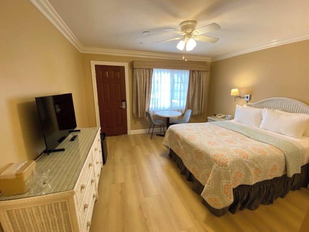 Cliff House Inn On The Ocean