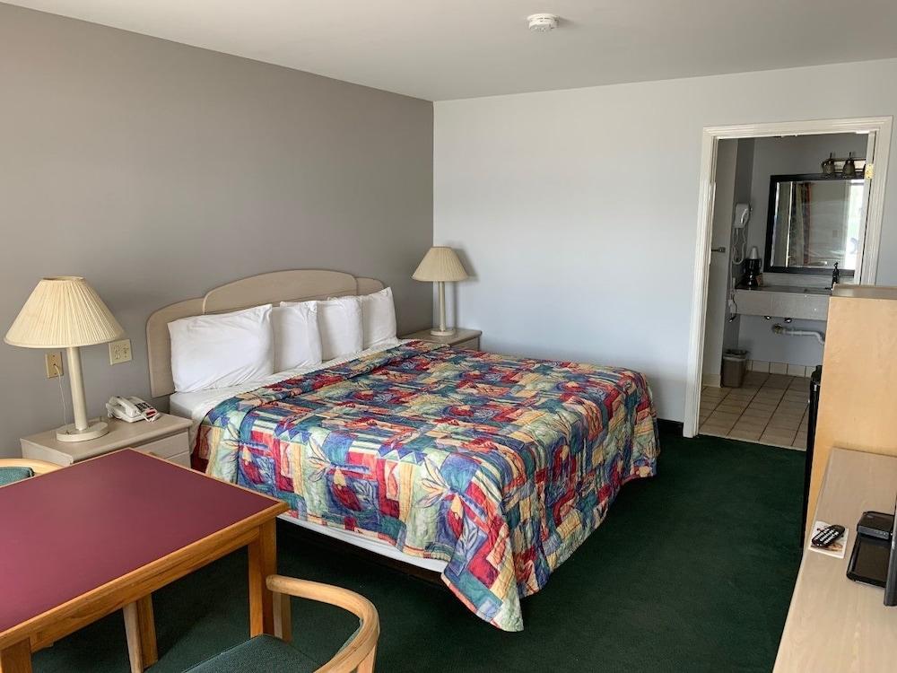 Key West Inn - Childersburg