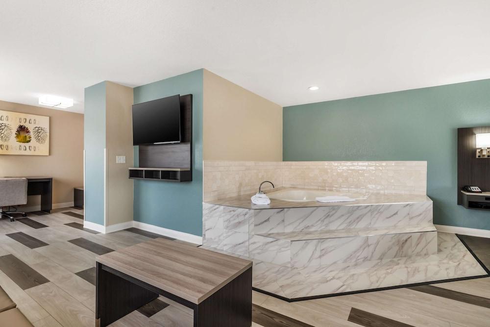 Best Western Prime Inn & Suites