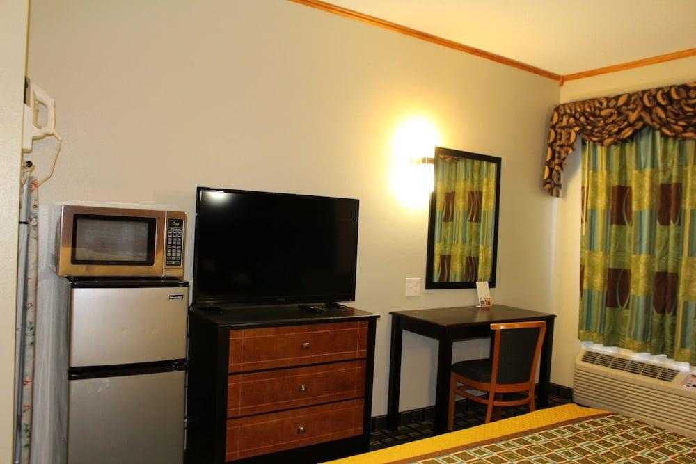 Homegate Inn and Suites