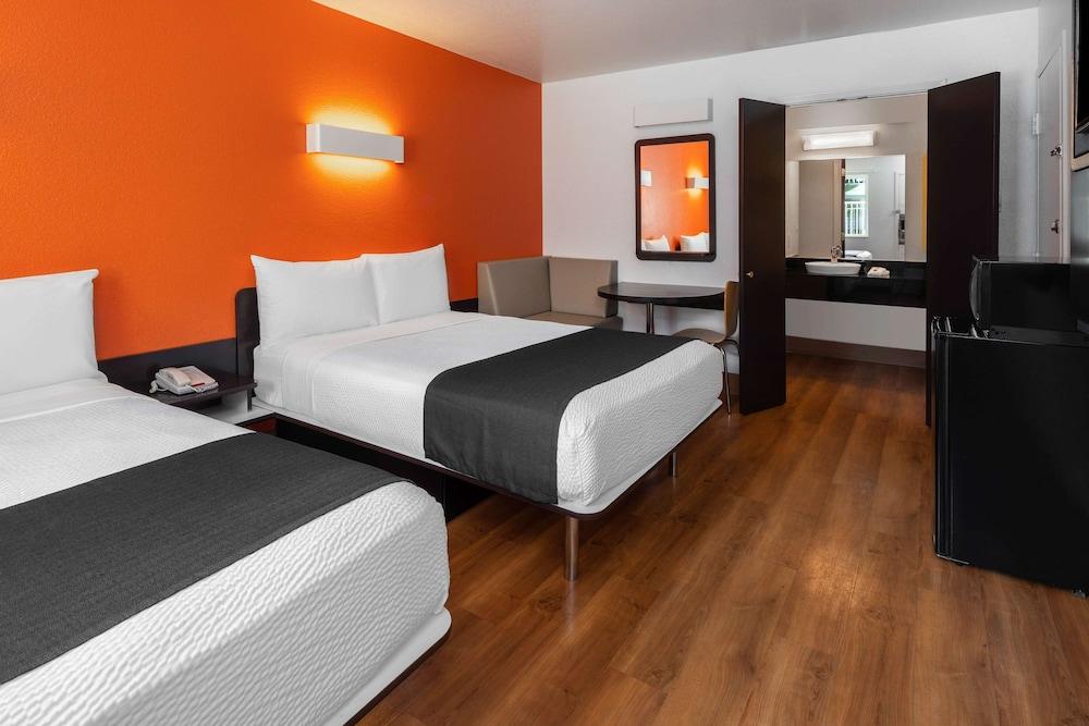 Motel 6 Carpinteria, CA - Santa Barbara - South