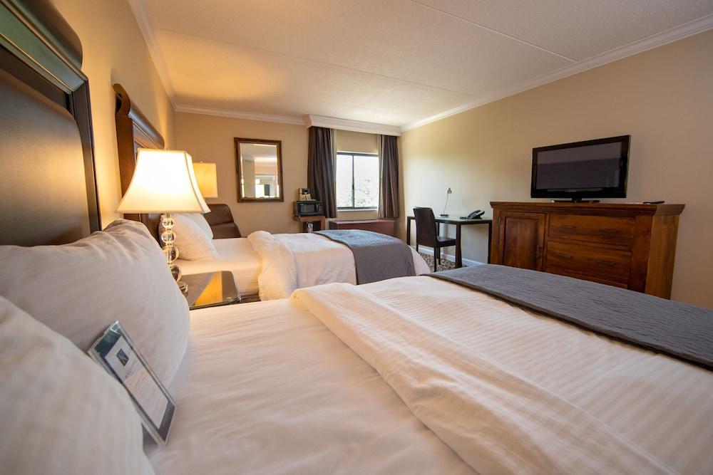 Bella Vista Hotel & Suites