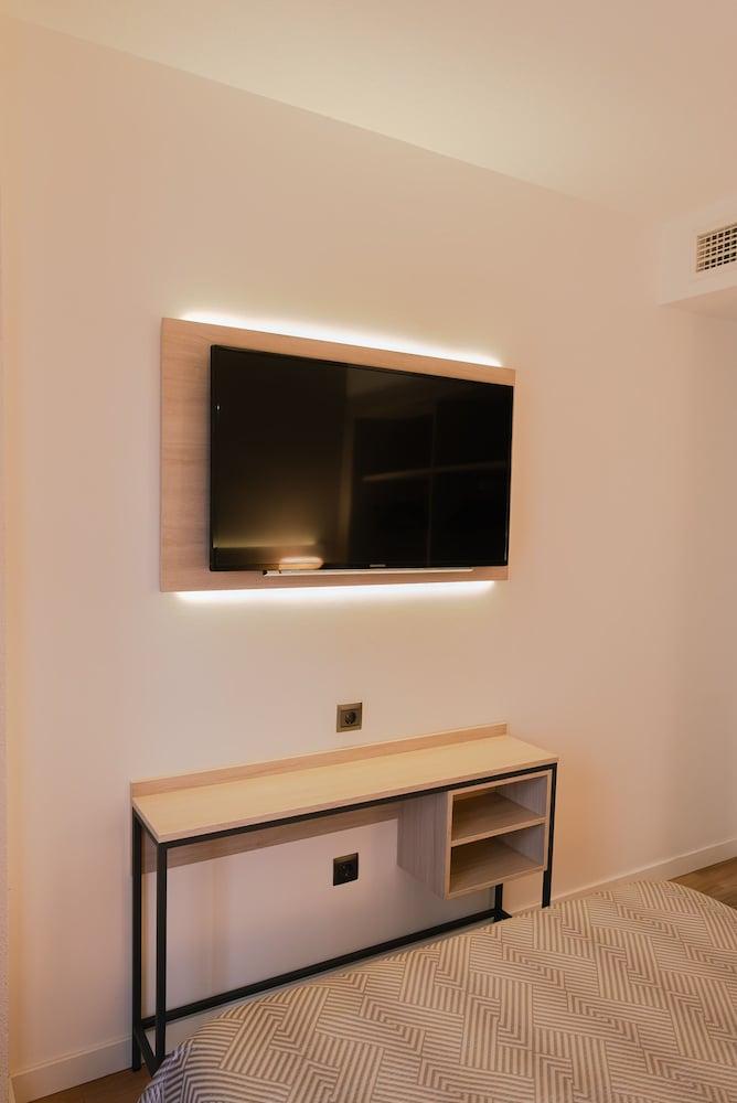 Port Fiesta Park Hotel