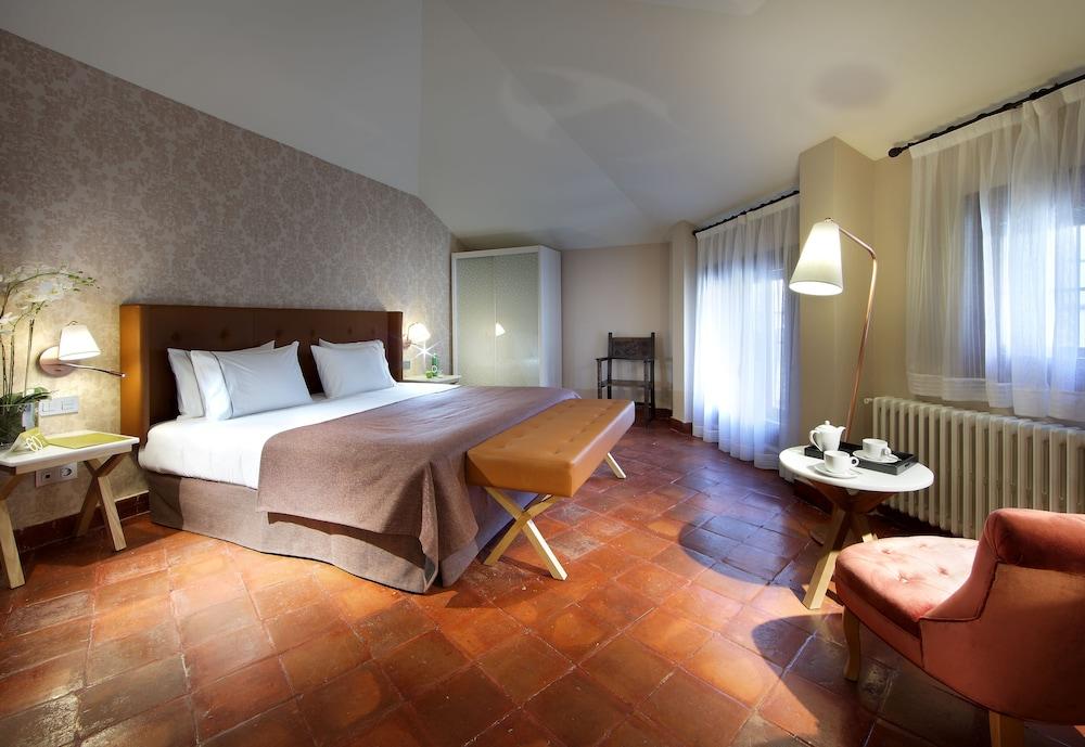 Exe Casa de Los Linajes