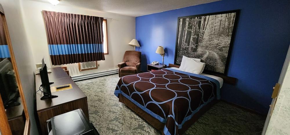 Hotel Iron Mountain Inn & Suites