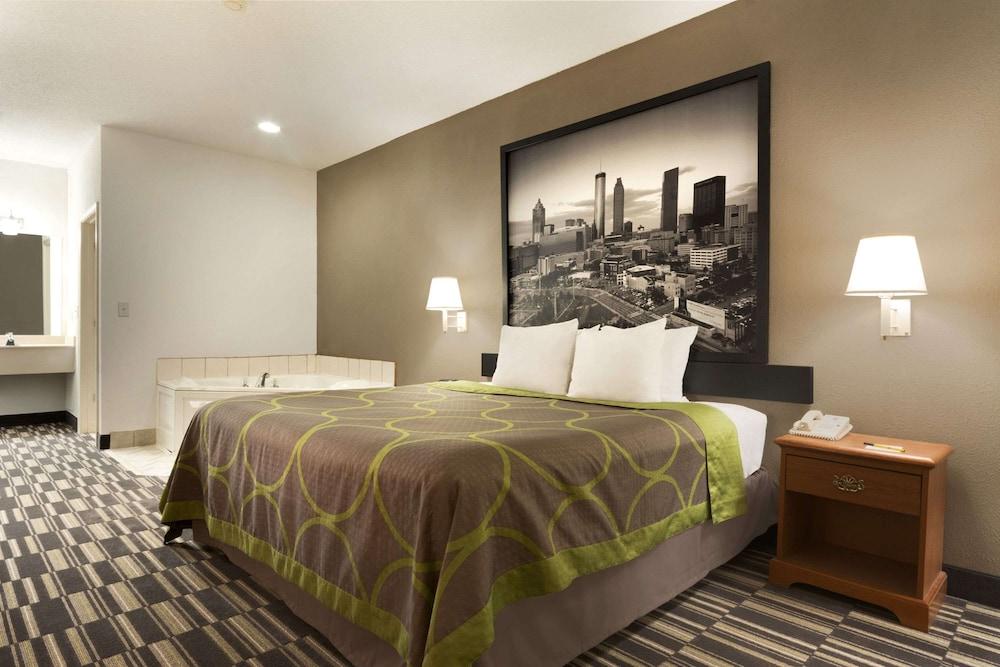 Super 8 by Wyndham Chatsworth/Dalton