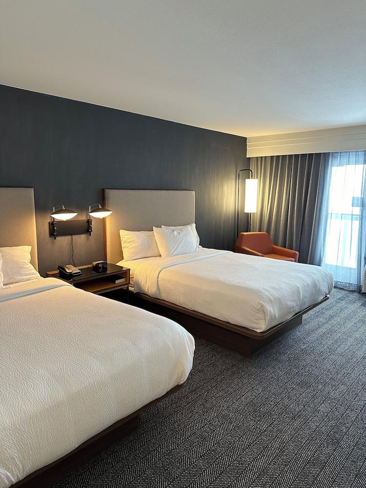 Courtyard by Marriott Fargo Moorhead, MN