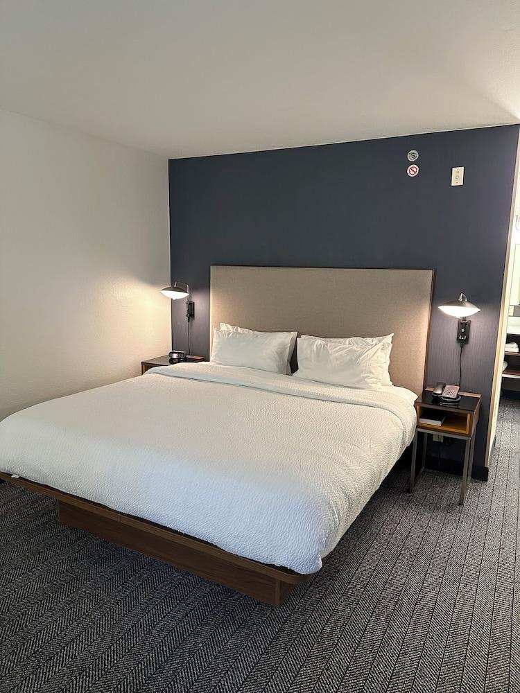 Courtyard by Marriott Fargo Moorhead, MN