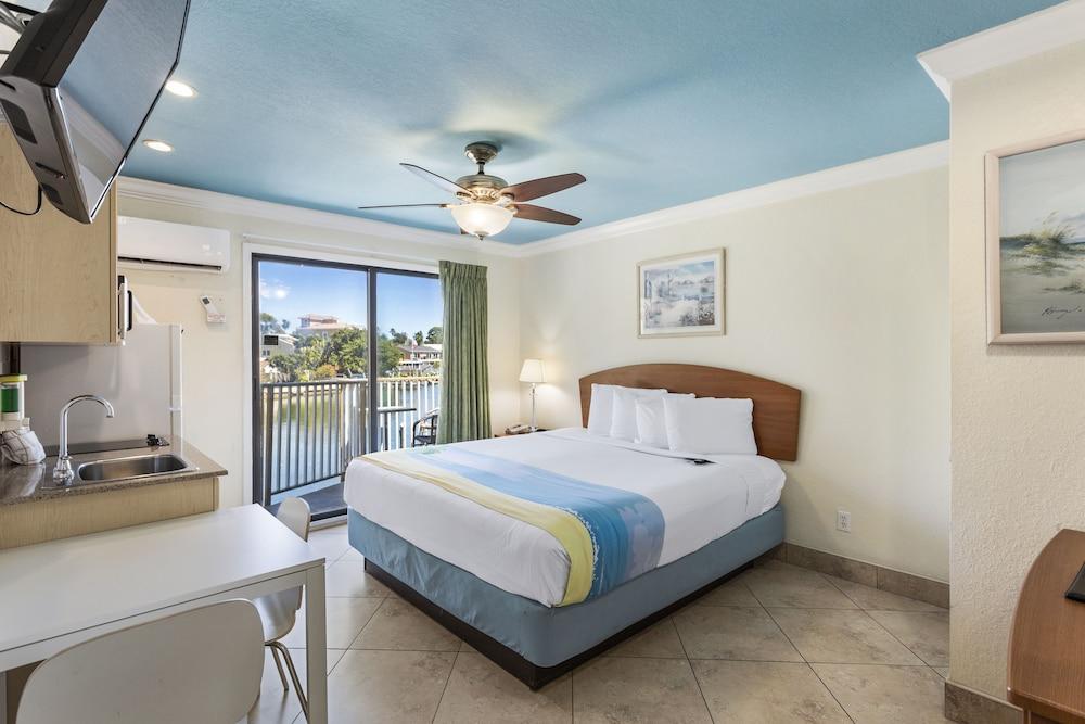 Bayview Plaza Waterfront Resort