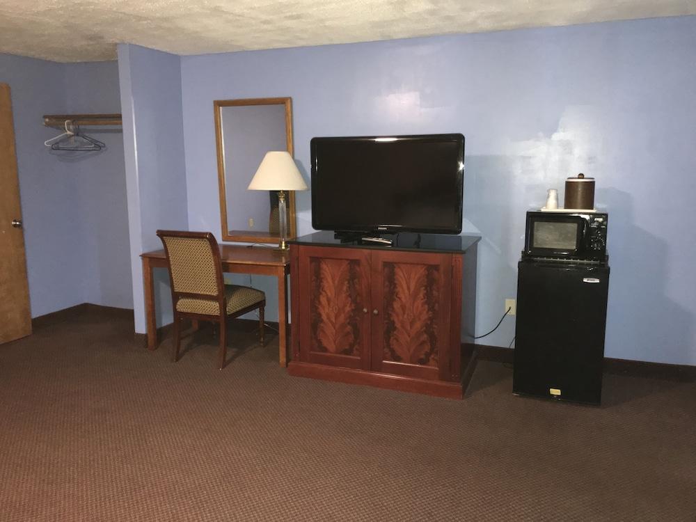 AmeriVu Inn & Suites