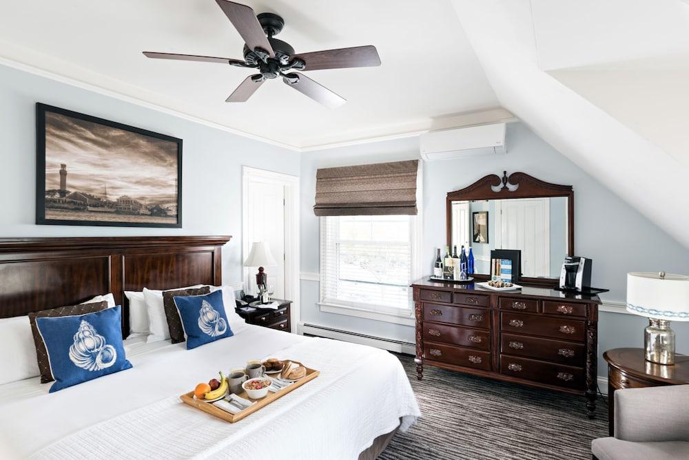 Crowne Pointe Historic Inn & Spa - Adults Only