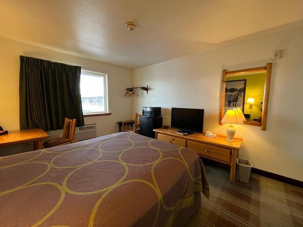 Super 8 by Wyndham Powell