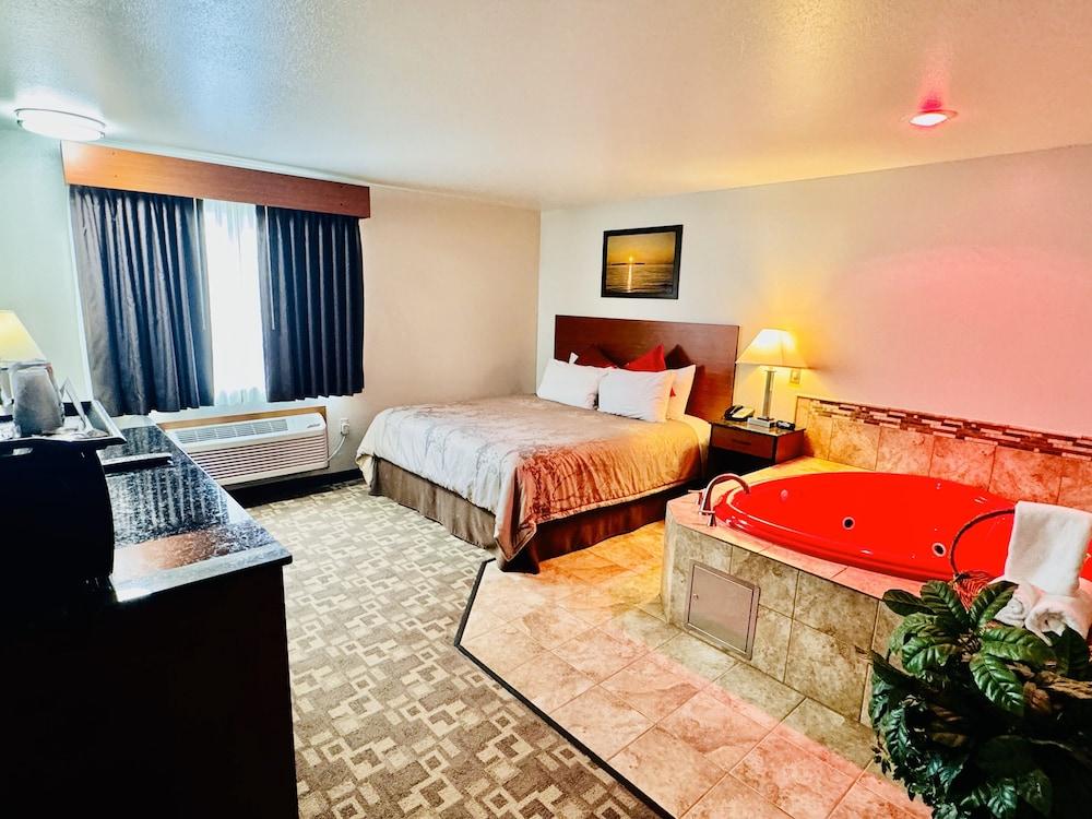 North Star Hotel Pictured Rocks