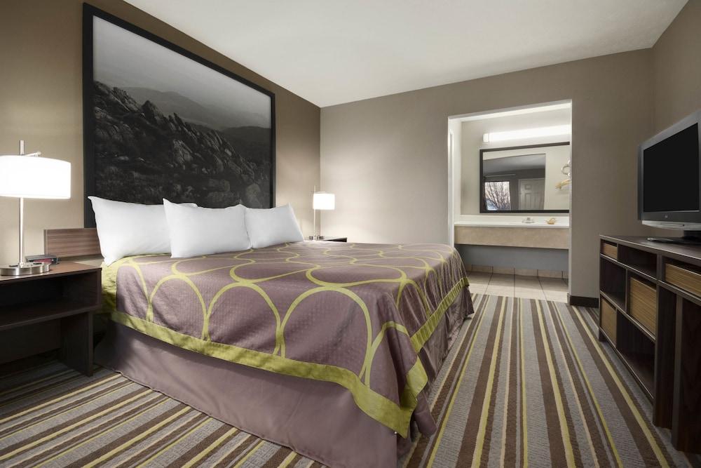 Super 8 by Wyndham Wytheville