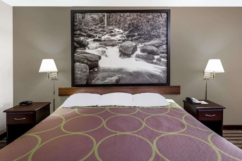 Super 8 by Wyndham Chattanooga Ooltewah