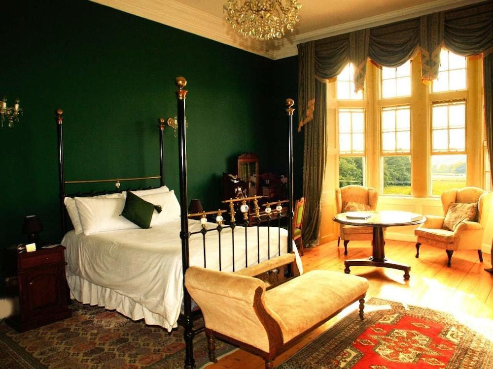 Kinnitty Castle Hotel