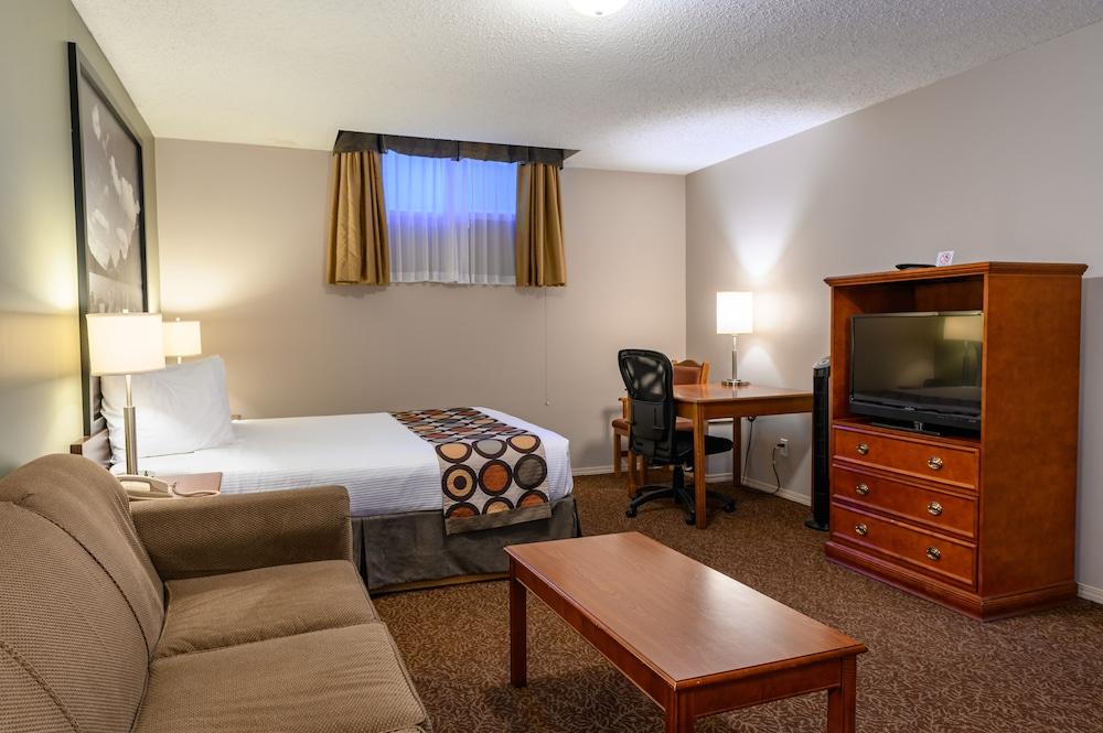 Super 8 by Wyndham Cochrane