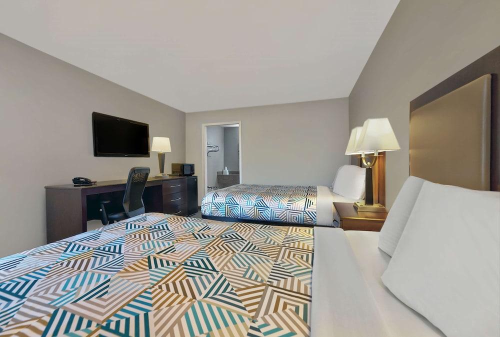 Motel 6 McDonough, GA